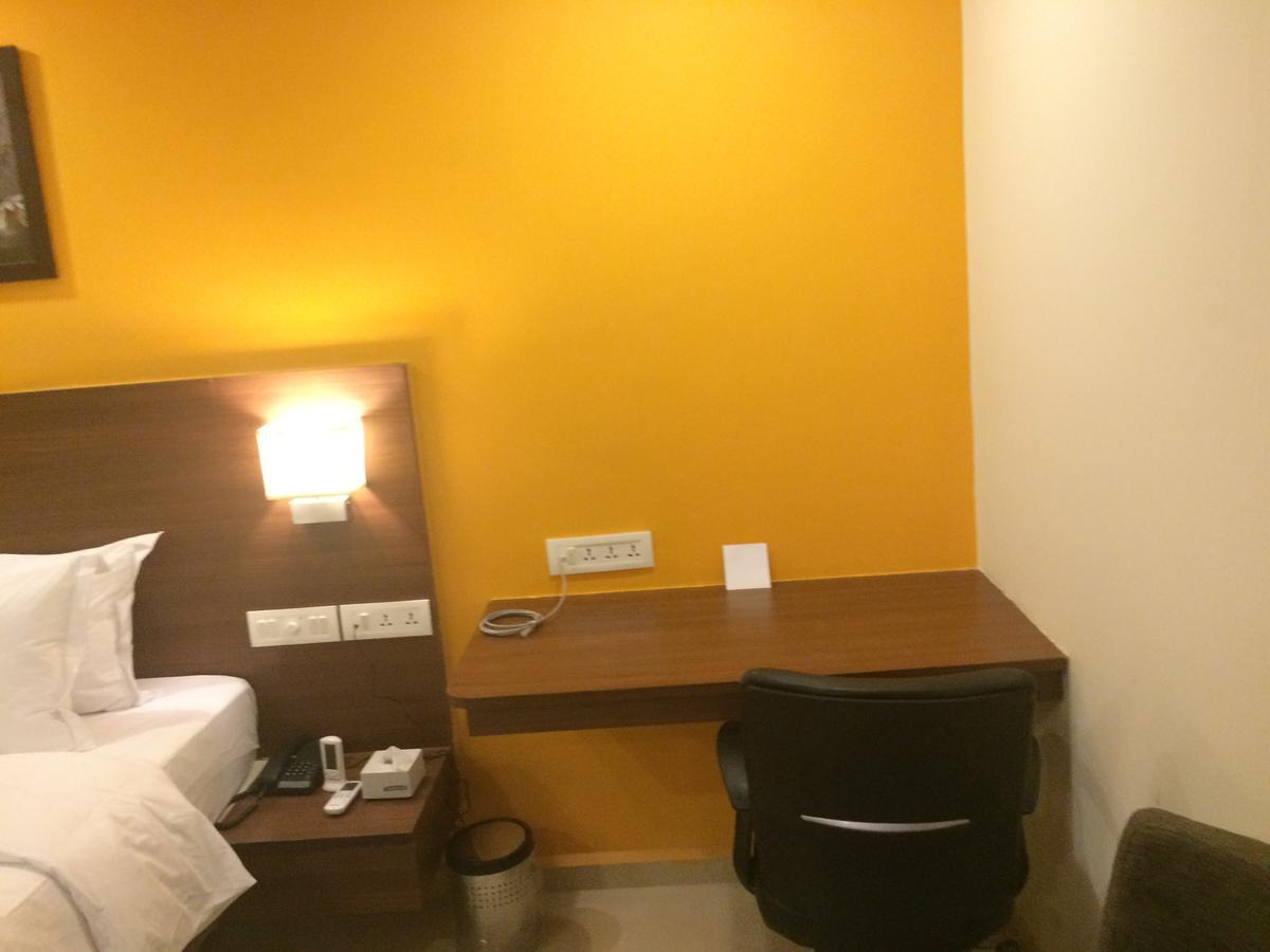 Best Western Alkapuri, Vadodara Extérieur photo