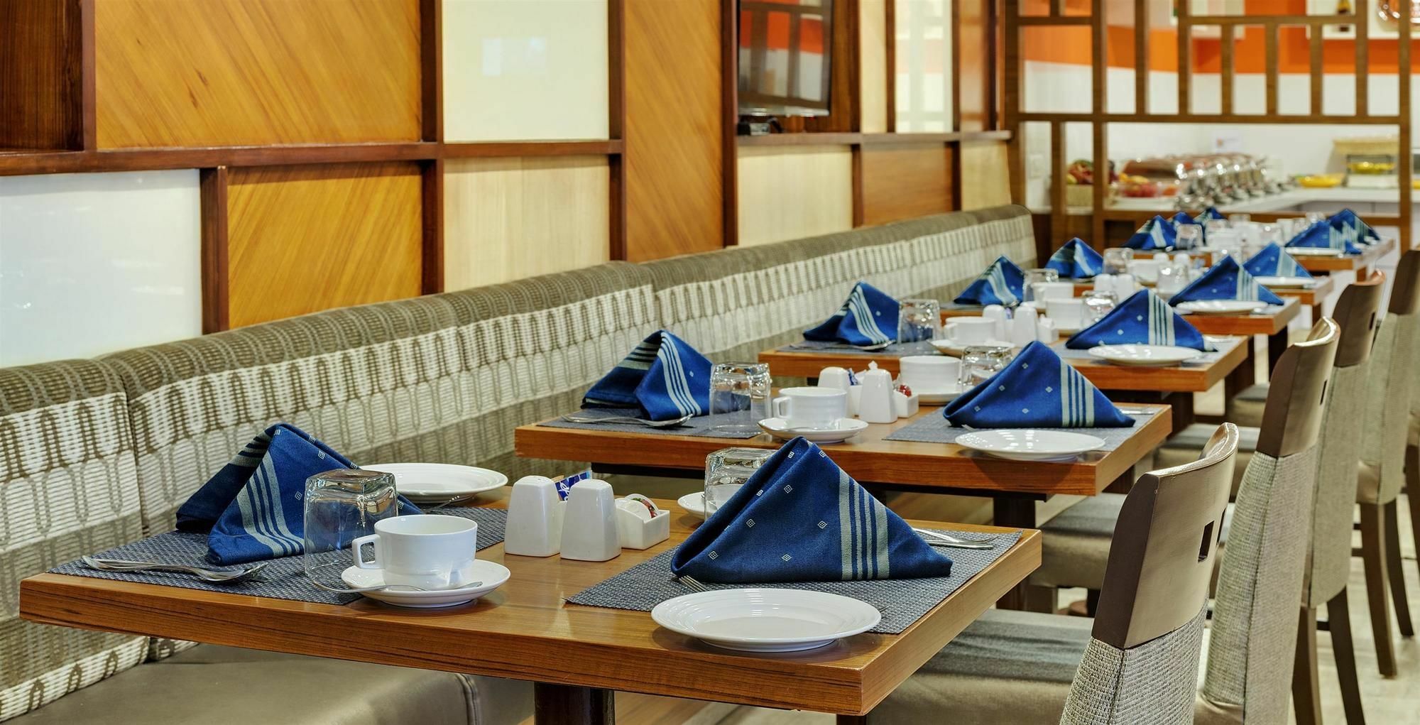 Best Western Alkapuri, Vadodara Extérieur photo