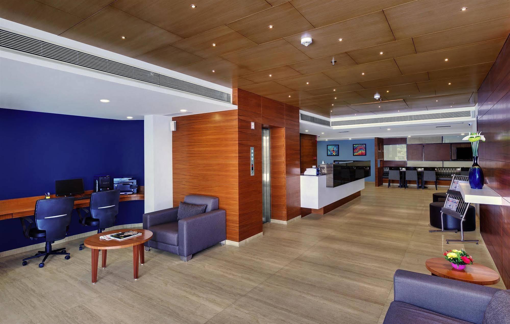 Best Western Alkapuri, Vadodara Extérieur photo