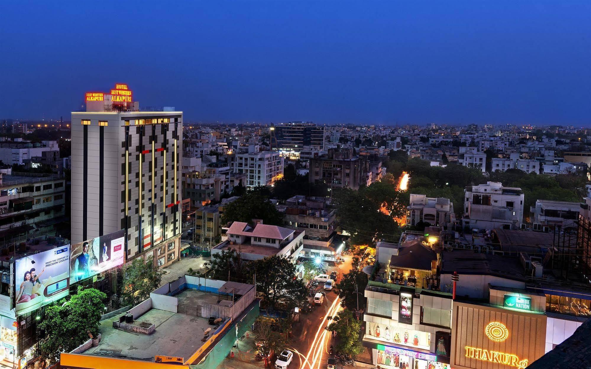 Hotel Best Western Alkapuri, Vadodara Extérieur photo