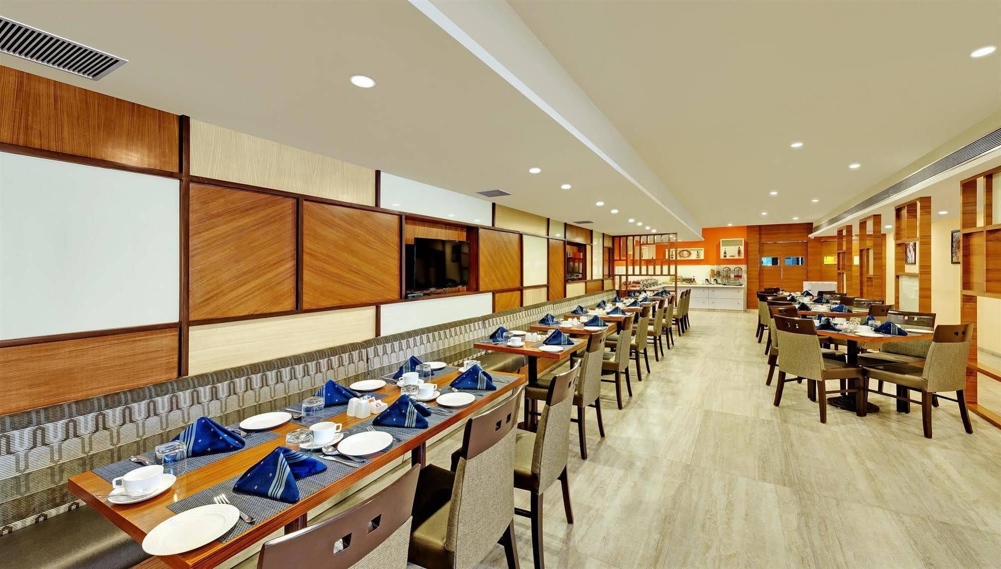 Best Western Alkapuri, Vadodara Extérieur photo