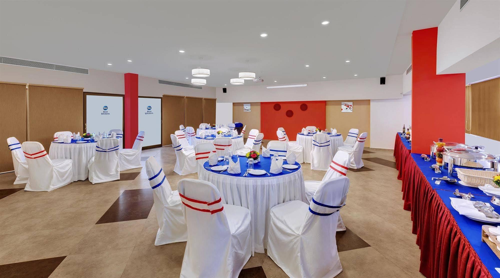 Best Western Alkapuri, Vadodara Extérieur photo