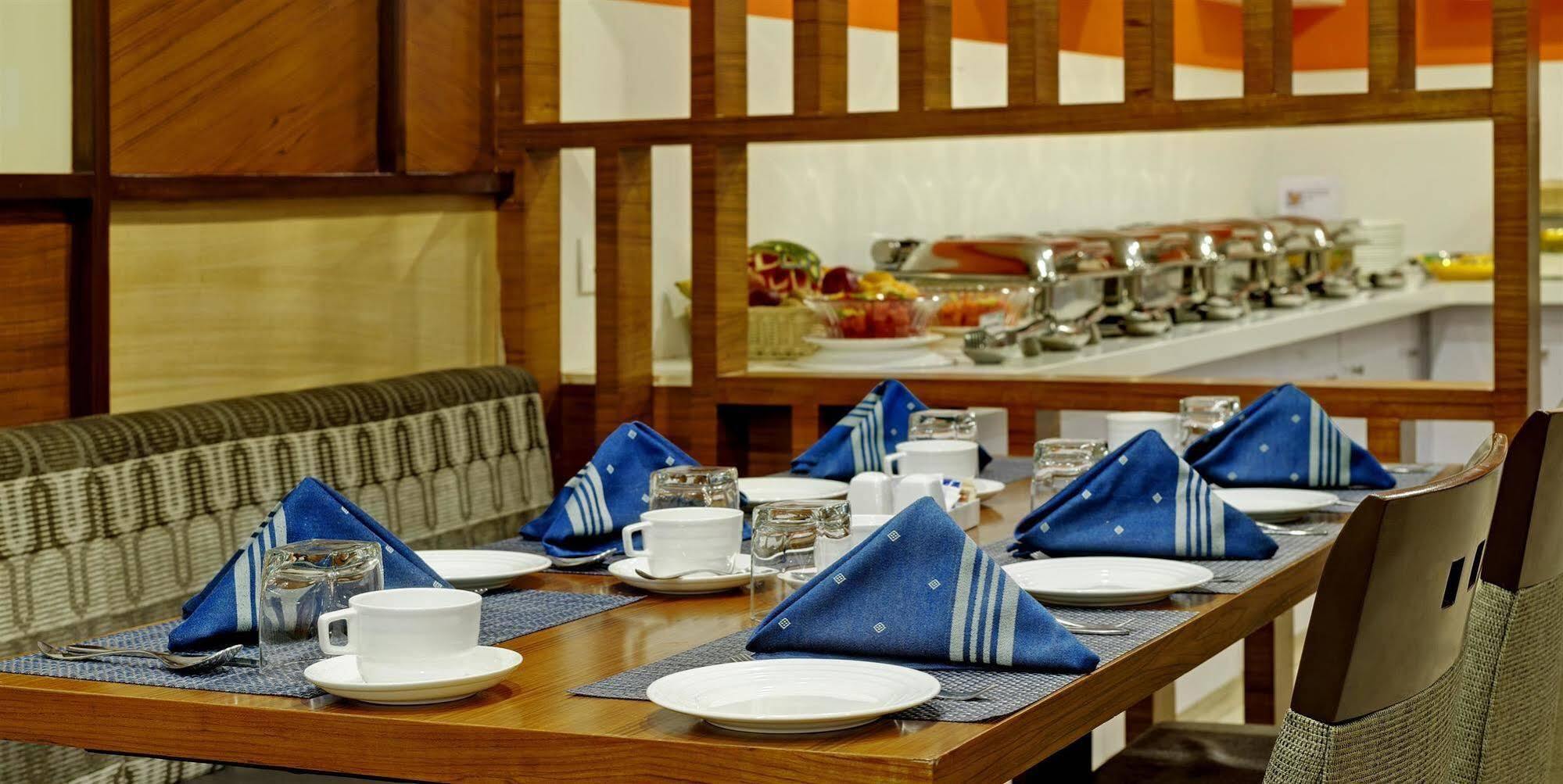 Best Western Alkapuri, Vadodara Extérieur photo